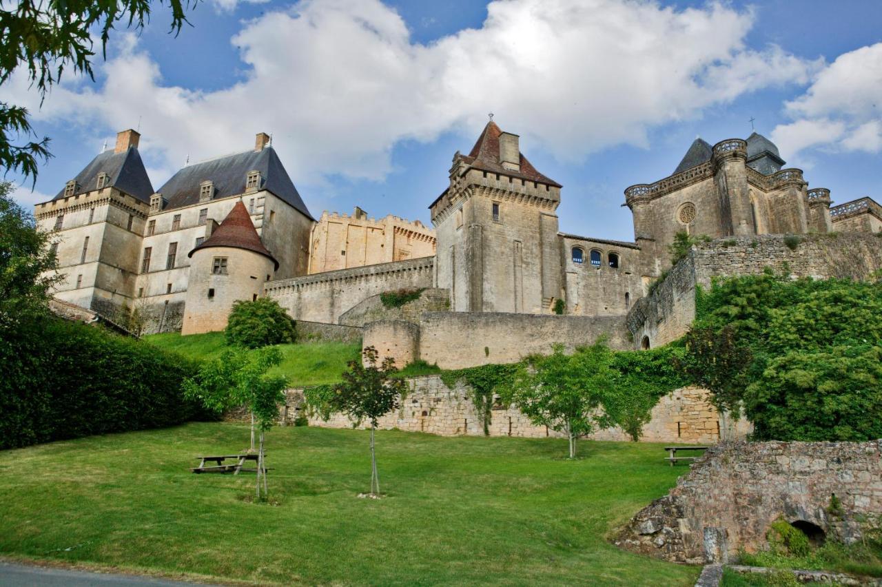 Le Prieure Du Chateau De Biron Biron  Exterior foto