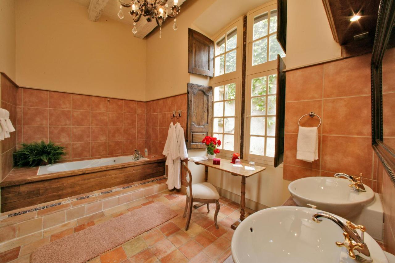 Le Prieure Du Chateau De Biron Biron  Exterior foto